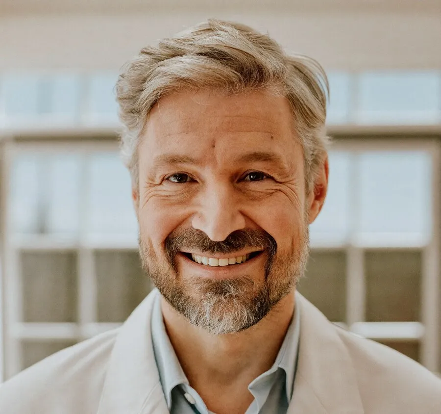 Raymond De La Cruz, MD